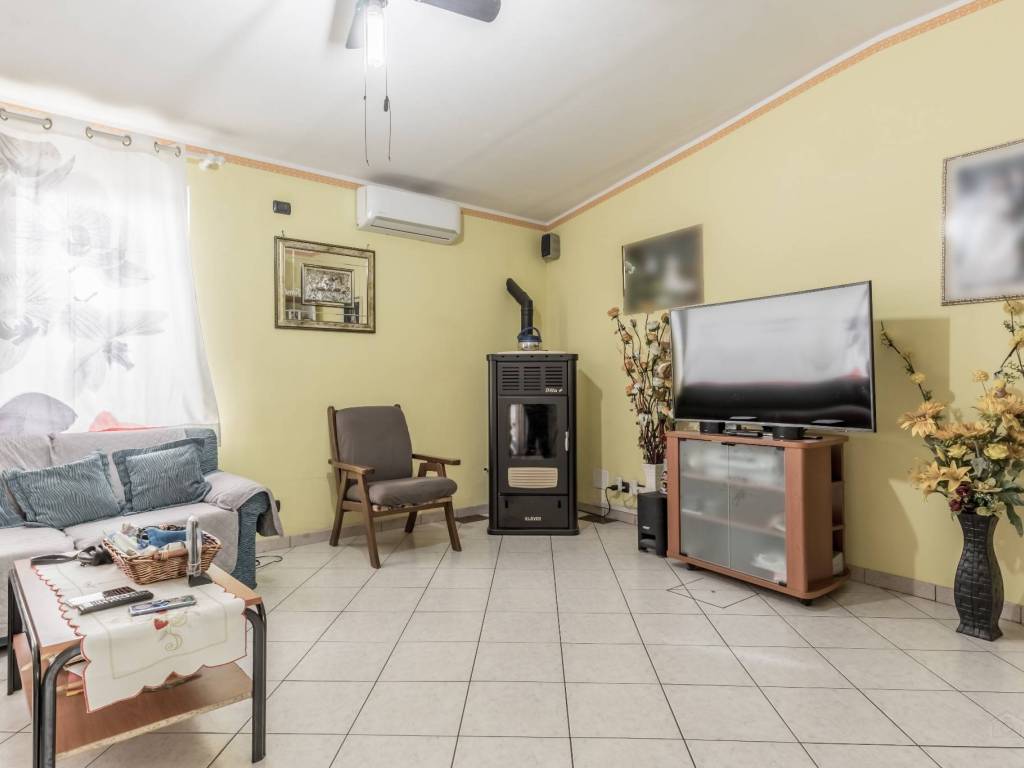 casa indipendente in vendita a Latina