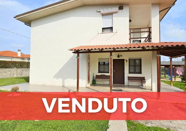 casa indipendente in vendita a Latina in zona Borgo Sabotino