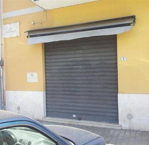 negozio in vendita a Latina in zona Centro Città