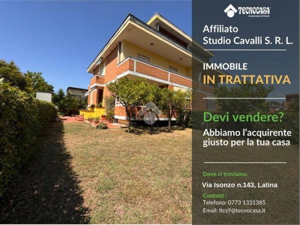 casa indipendente in vendita a Latina