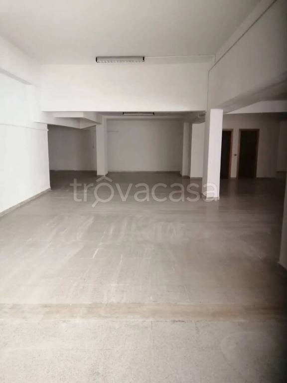 negozio in vendita a Latina in zona Centro Città