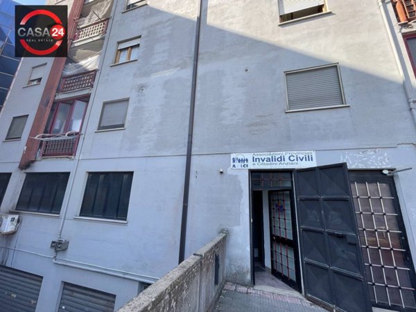 locale commerciale in vendita a Latina