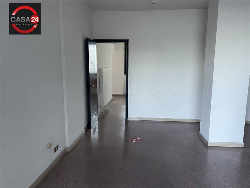 locale commerciale in vendita a Latina