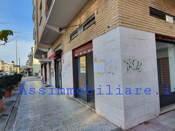 negozio in vendita a Latina