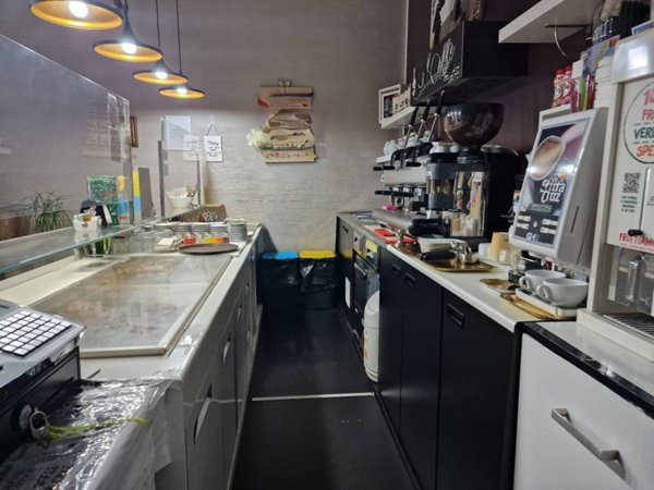 negozio in vendita a Latina in zona Centro Città