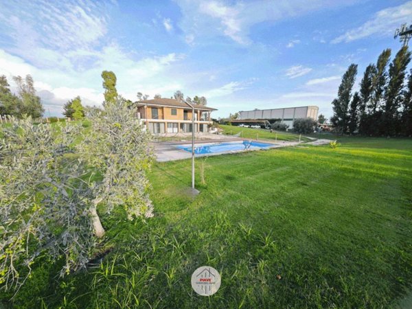 casa indipendente in vendita a Latina in zona Borgo Santa Maria