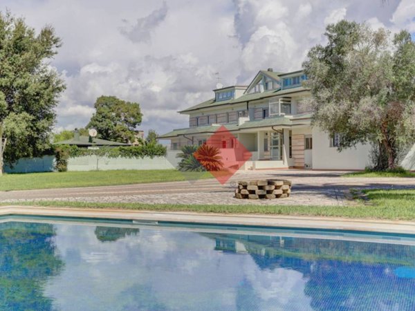 casa indipendente in vendita a Latina