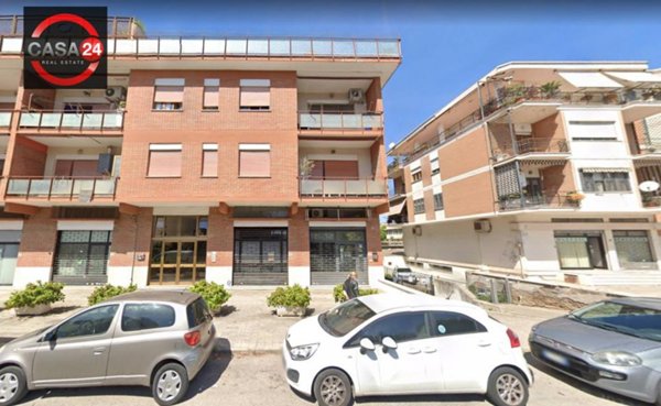 locale commerciale in vendita a Latina