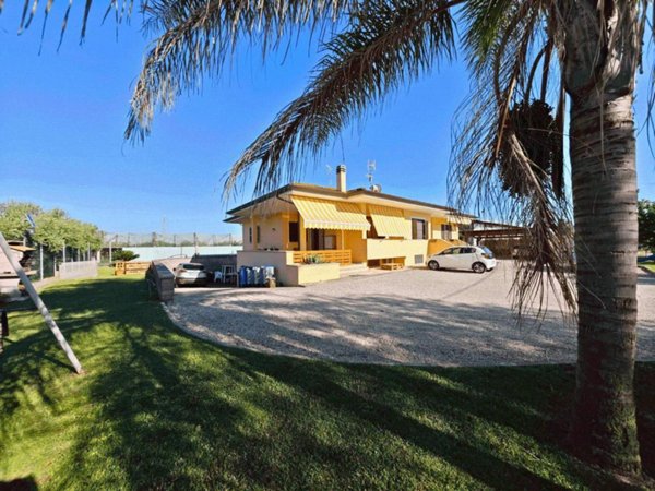 casa indipendente in vendita a Latina in zona Borgo Podgora