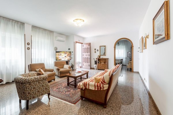 casa indipendente in vendita a Latina in zona Latina Scalo