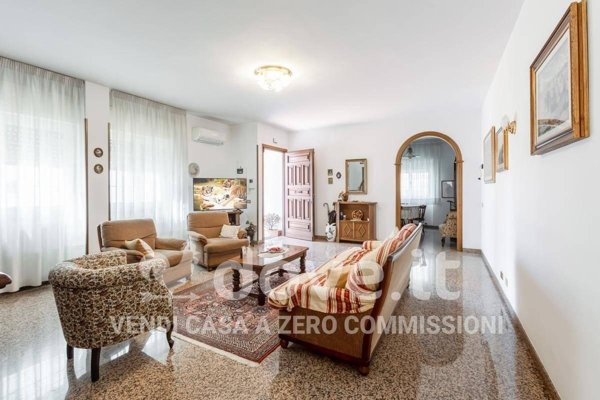 casa indipendente in vendita a Latina in zona Latina Scalo