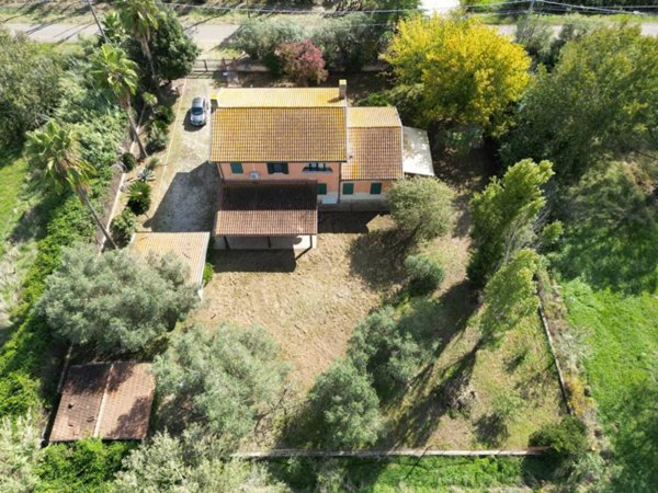 casa indipendente in vendita a Latina in zona Borgo Grappa