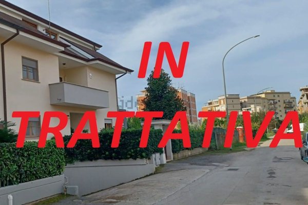casa indipendente in vendita a Latina in zona Centro Città