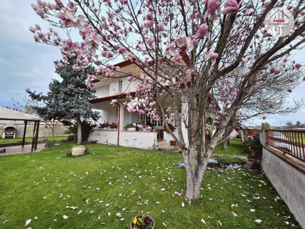 casa indipendente in vendita a Latina in zona Borgo Podgora