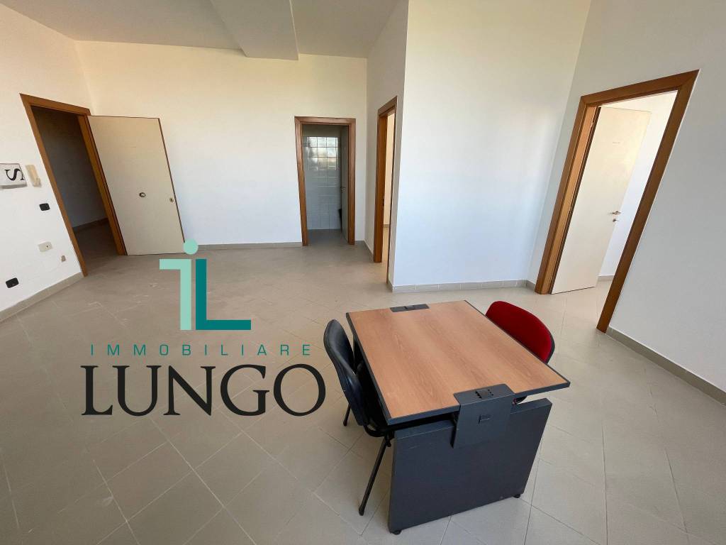 ufficio in vendita a Latina in zona Centro Città