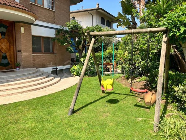 casa indipendente in vendita a Latina