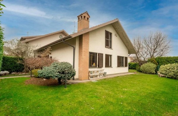 casa indipendente in vendita a Latina