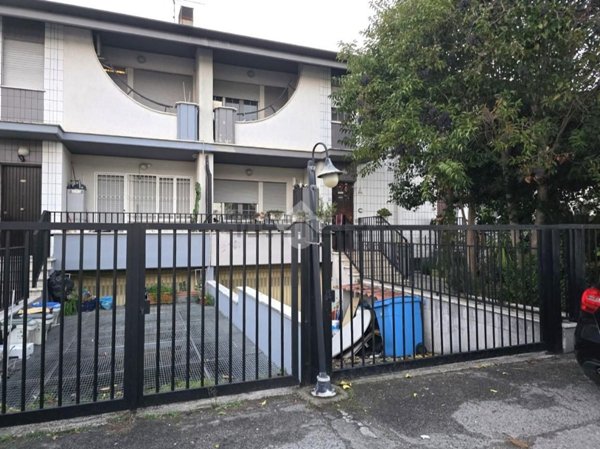 casa indipendente in vendita a Latina in zona Borgo San Michele