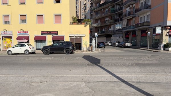 locale commerciale in vendita a Latina