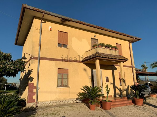 casa indipendente in vendita a Latina in zona Borgo Montello