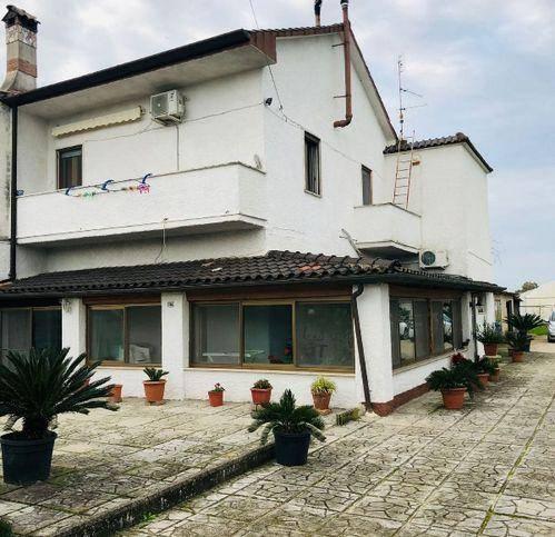 casa indipendente in vendita a Latina in zona Borgo Faiti