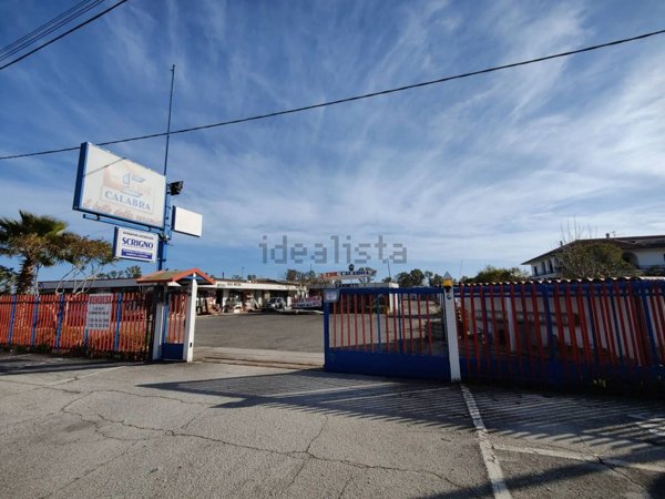 locale commerciale in vendita a Latina