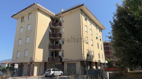 locale commerciale in vendita a Latina in zona Latina Scalo