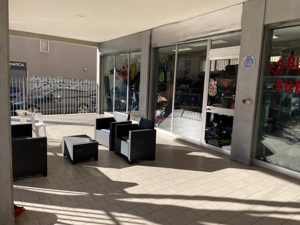 negozio in vendita a Latina in zona Centro Città