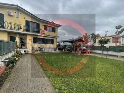casa indipendente in vendita a Latina in zona Borgo Carso