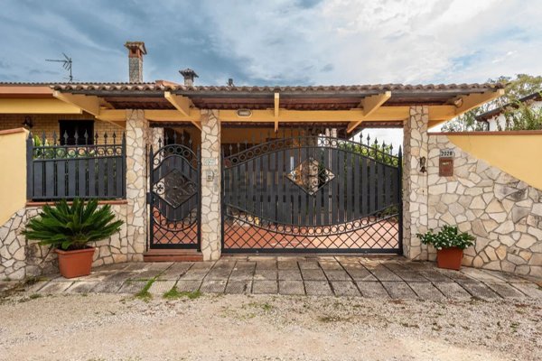 casa indipendente in vendita a Latina in zona Borgo Sabotino