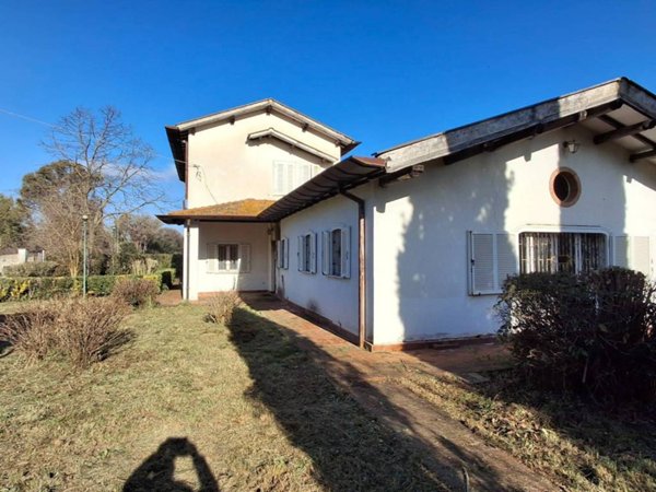 casa indipendente in vendita a Latina in zona Centro Città