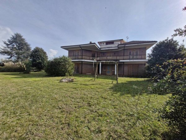 casa indipendente in vendita a Latina