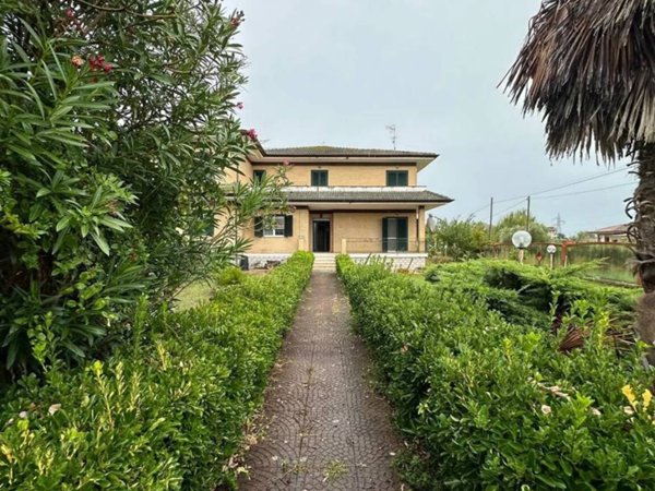 casa indipendente in vendita a Latina in zona Borgo Santa Maria