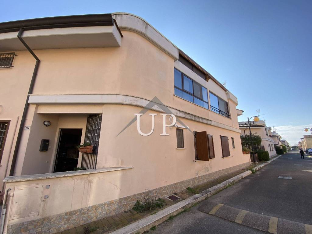 appartamento in vendita a Latina in zona Foce Verde