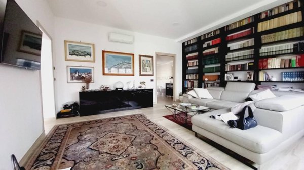 casa indipendente in vendita a Latina in zona Centro Città