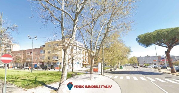 locale commerciale in vendita a Latina