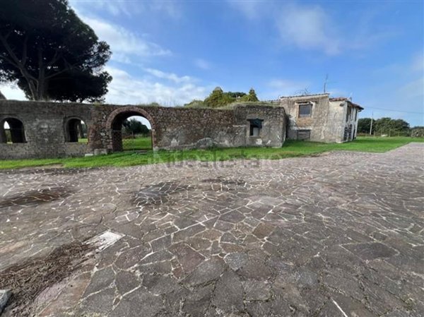 casale in vendita a Latina