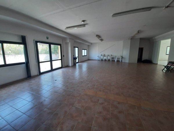 locale commerciale in vendita a Latina