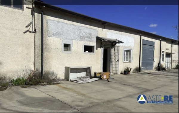 capannone in vendita a Latina in zona Borgo San Michele