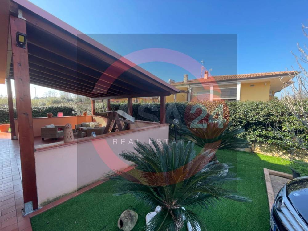 casa indipendente in vendita a Latina in zona Latina Scalo