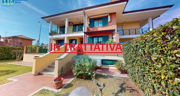 casa indipendente in vendita a Latina