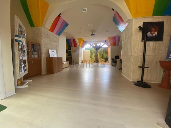 locale commerciale in vendita a Latina