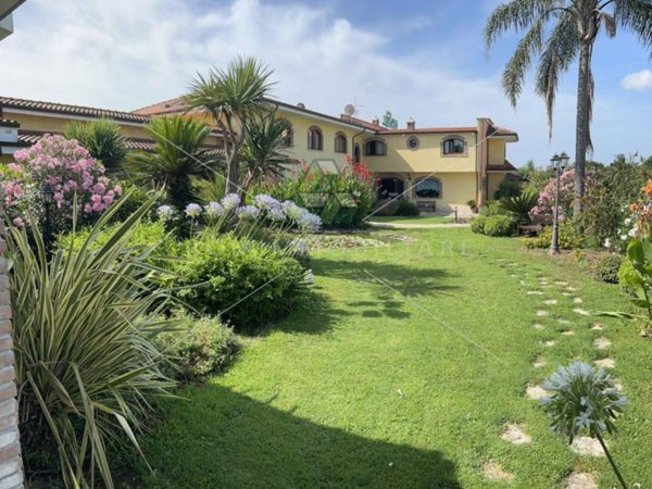 intera palazzina in vendita a Latina