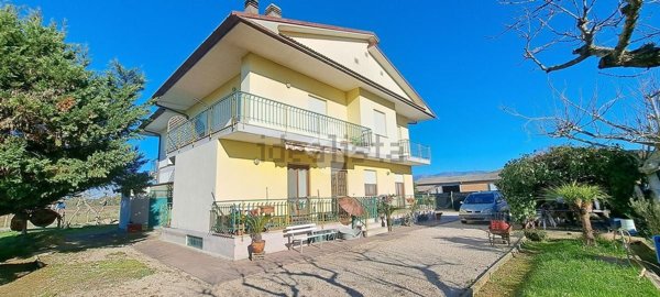casa indipendente in vendita a Latina