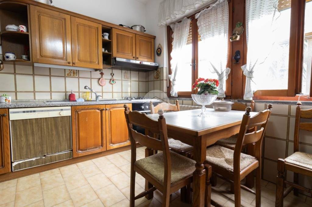 casa indipendente in vendita a Latina