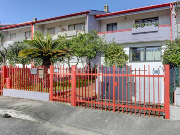 casa indipendente in vendita a Latina