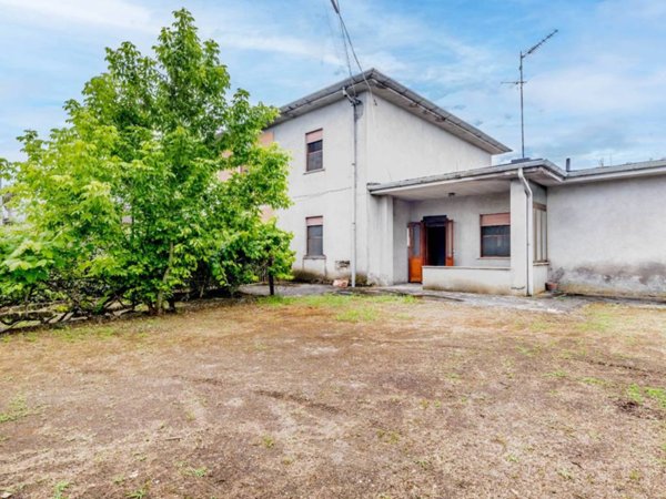 casa indipendente in vendita a Latina in zona Latina Scalo