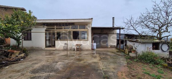 casa indipendente in vendita a Latina in zona Acciarella