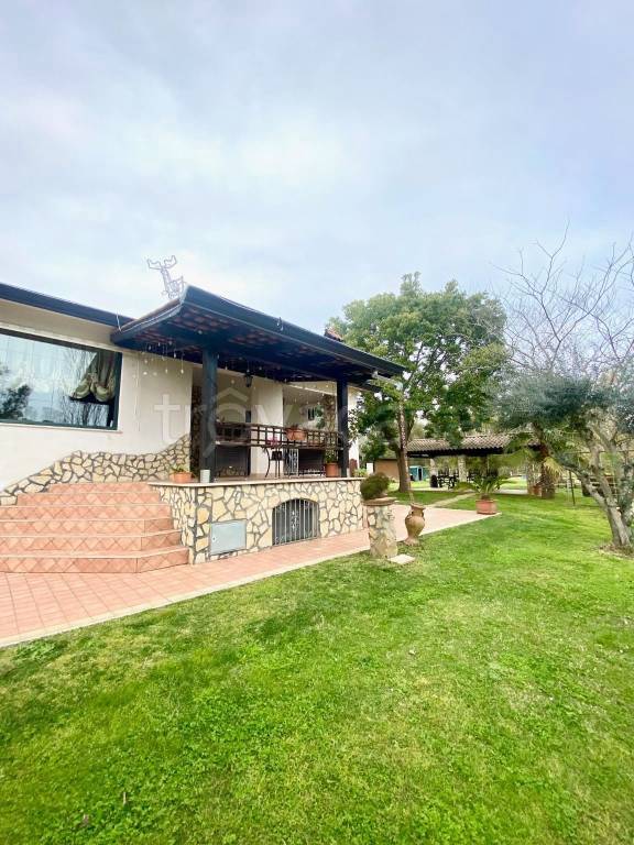 casa indipendente in vendita a Latina in zona Borgo Sabotino