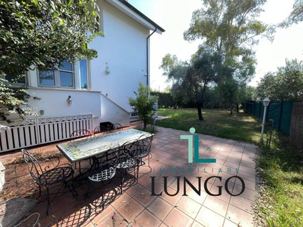 casa indipendente in vendita a Latina